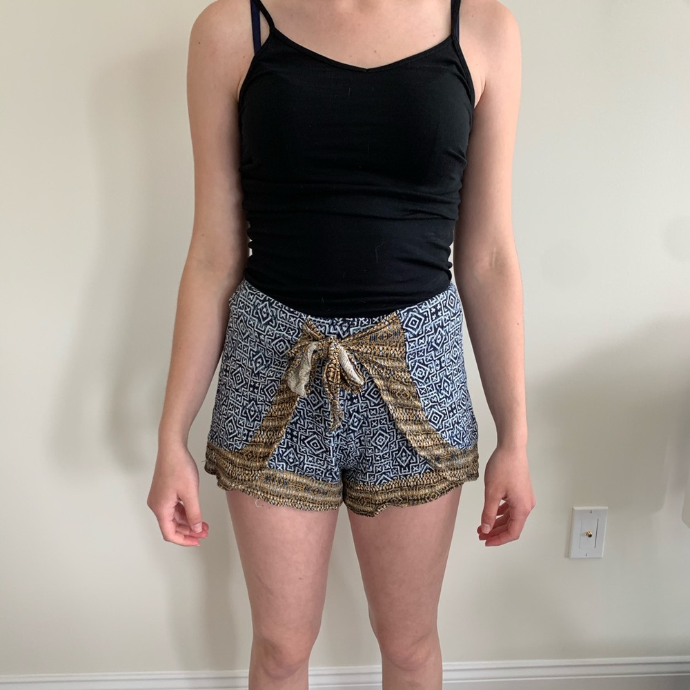 Patterned soft shorts - Picture 2 of 6